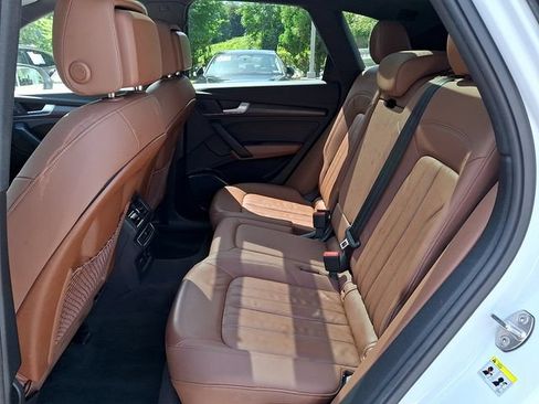 Used 2023 Audi Q5 2.0T Premium w/ Convenience Package AWD/4WD image 10