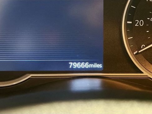 Used 2019 Nissan Kicks SR w/ SR Premium Package FWD image 18