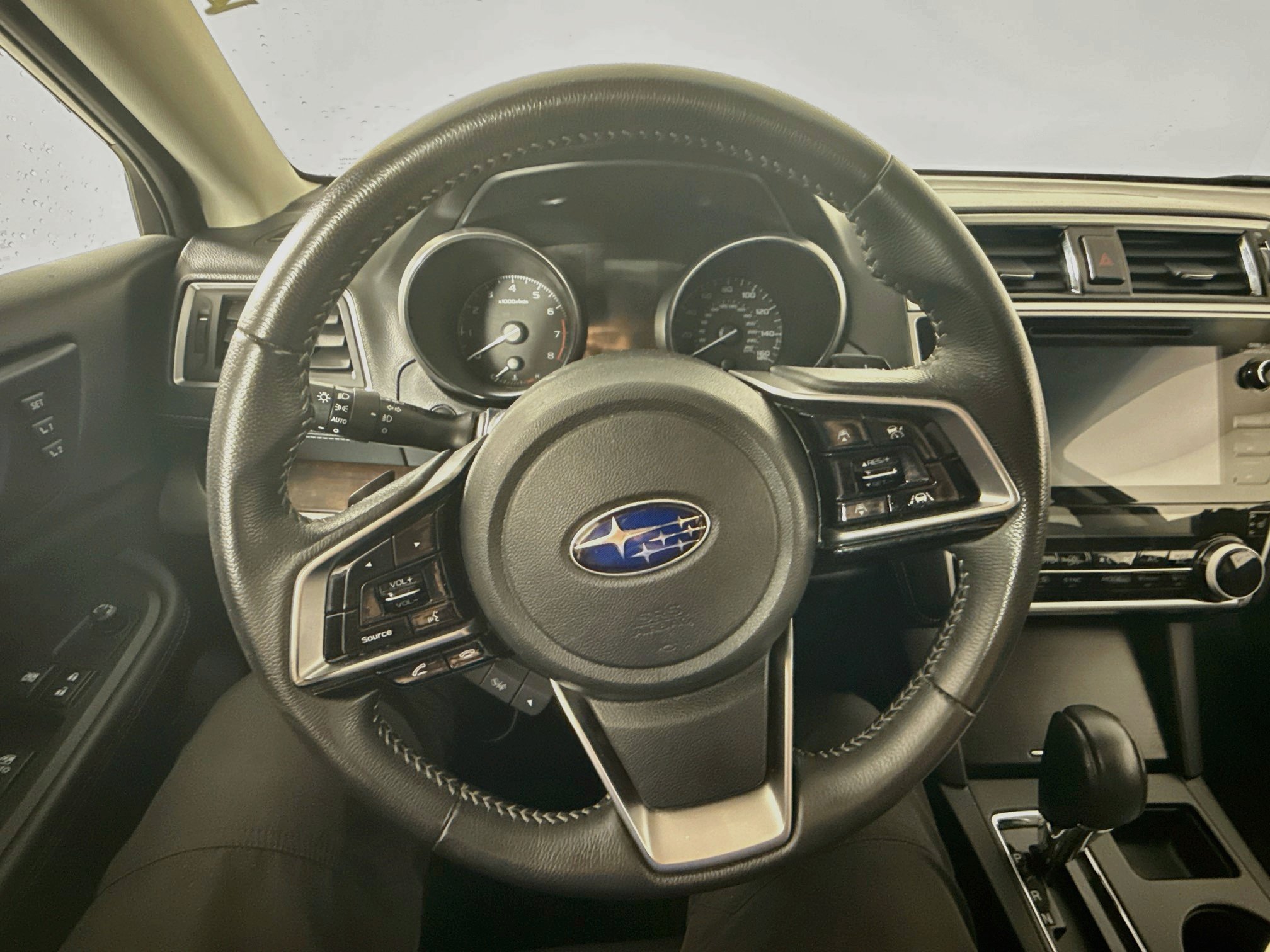 Used 2019 Subaru Outback 3.6R Limited AWD/4WD image 12