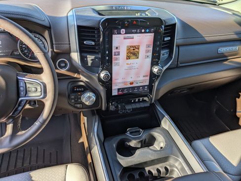 Used 2025 RAM 1500 Laramie AWD/4WD image 22