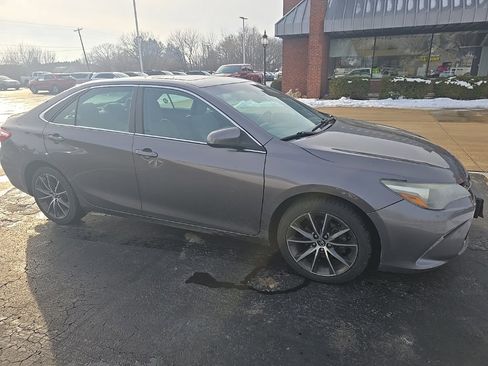 Used 2015 Toyota Camry XSE image 8