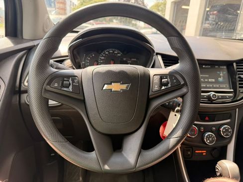 Used 2017 Chevrolet Trax LT AWD/4WD image 30