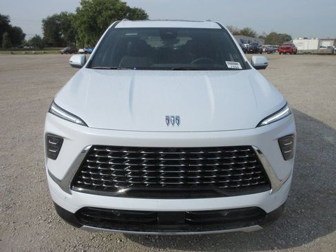 New 2026 Buick Enclave Avenir w/ Super Cruise Package FWD image 10