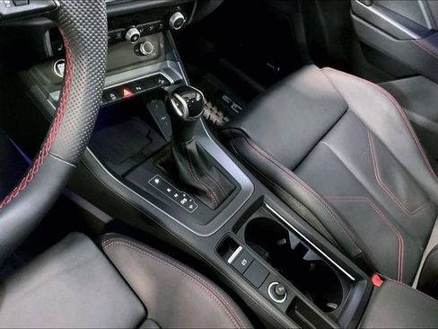 Certified 2025 Audi Q3 2.0T Premium Plus w/ Premium Plus Package image 17