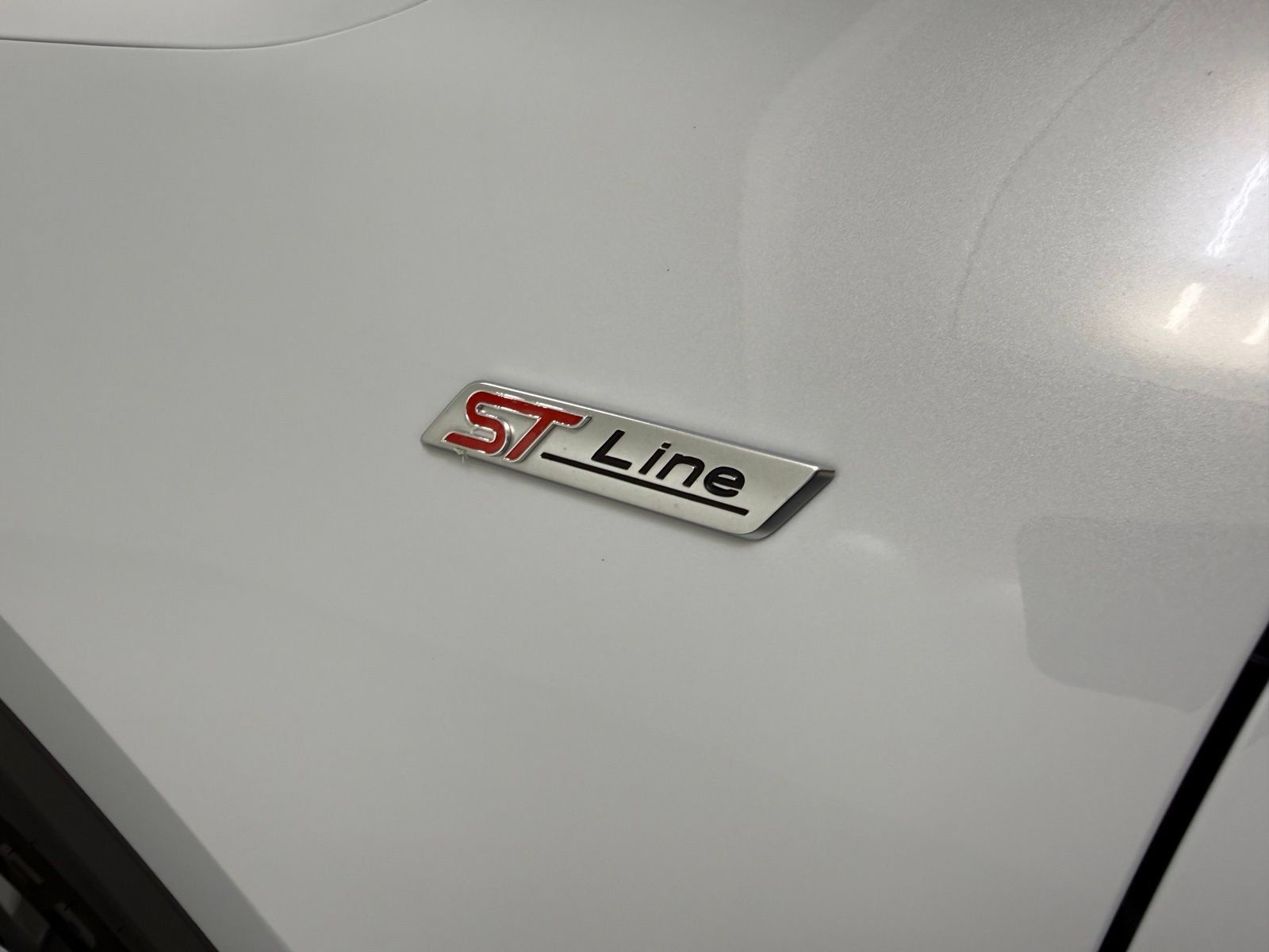 Used 2025 Ford Escape ST-Line Select AWD/4WD image 11