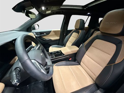 New 2025 Chevrolet Equinox ACTIV image 21