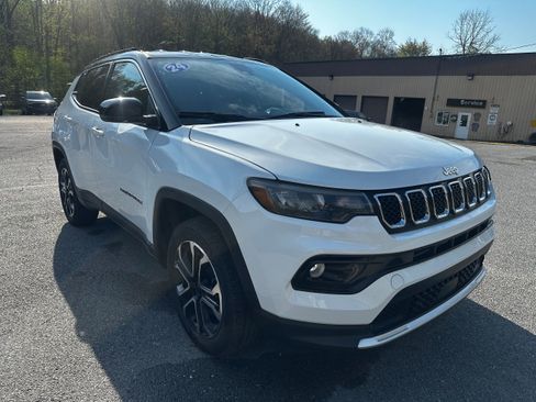 Used 2024 Jeep Compass Limited AWD/4WD image 5
