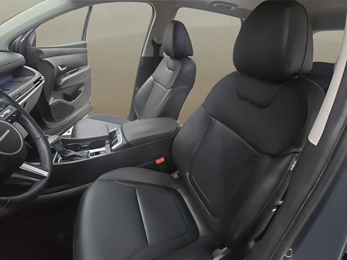 Certified 2025 Hyundai Tucson SEL AWD/4WD image 11