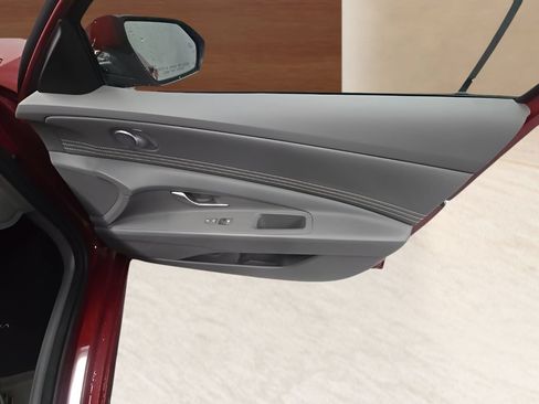 Used 2025 Hyundai Elantra SEL FWD image 24