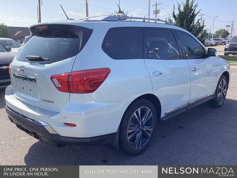 Used 2017 Nissan Pathfinder Platinum w/ Family Entertainment Package FWD image 6