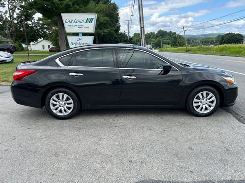 Used 2016 Nissan Altima 2.5 S w/ Power Driver Seat Package FWD image 10