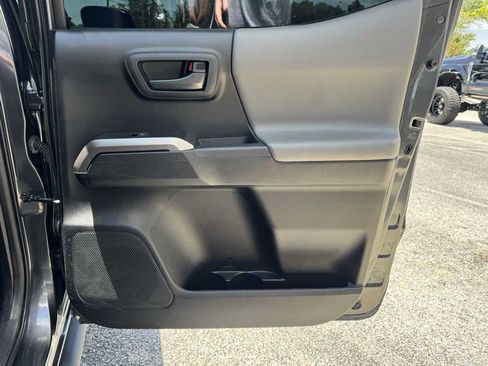 Used 2021 Toyota Tacoma SR5 RWD image 31
