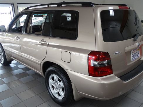 Used 2005 Toyota Highlander image 8