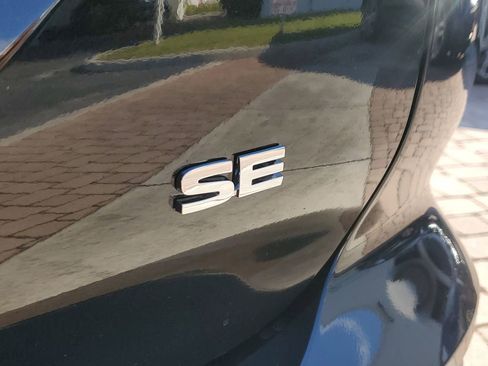 New 2026 Mitsubishi Outlander SE FWD image 9