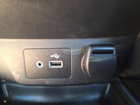 Used 2019 Nissan Rogue SV image 27