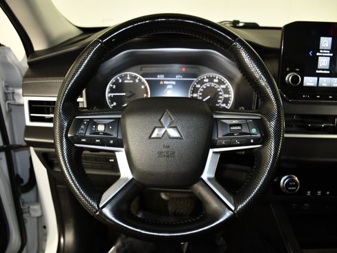 Used 2022 Mitsubishi Outlander SE AWD/4WD image 13