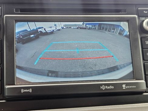 Used 2018 Toyota Tacoma SR5 AWD/4WD image 18