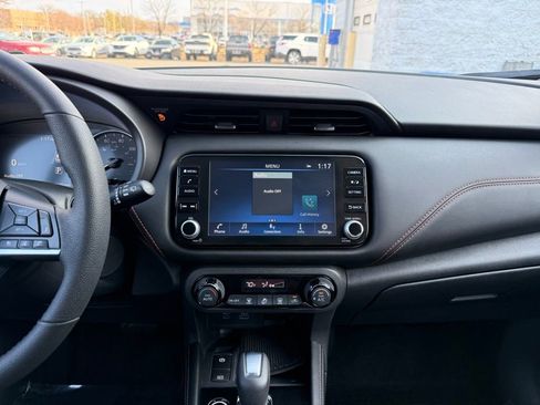 Used 2024 Nissan Kicks SR image 22