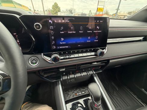 Used 2023 Chevrolet Colorado Z71 w/ Z71 Convenience Package 2 image 13