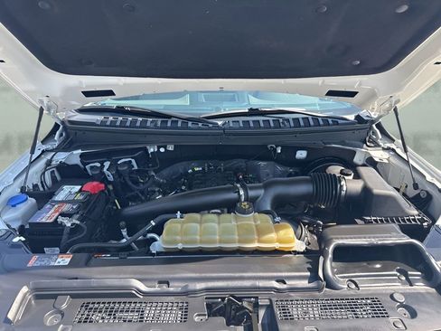Used 2021 Ford Expedition XLT RWD image 32