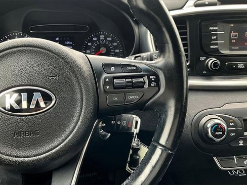 Used 2016 Kia Sorento EX image 19