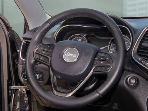 Used 2019 Jeep Cherokee Trailhawk image 20