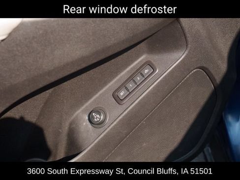Used 2020 Chevrolet Equinox Premier AWD/4WD image 16