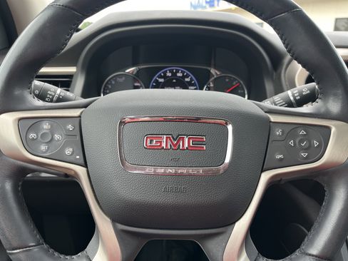 Used 2021 GMC Acadia Denali w/ Denali Technology Package FWD image 12