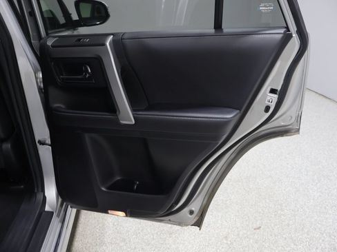 Used 2022 Toyota 4Runner Limited AWD/4WD image 21