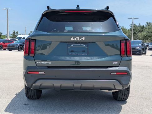 Certified 2023 Kia Sorento S w/ Panoramic Sunroof Package AWD/4WD image 6