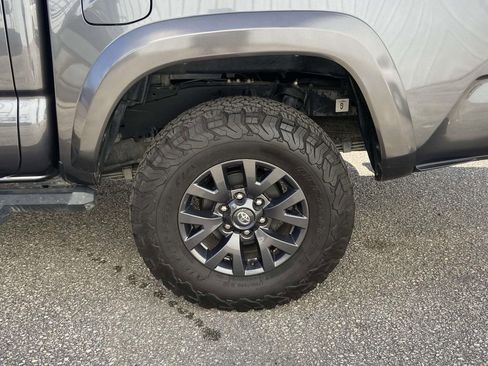 Used 2023 Toyota Tacoma SR5 w/ Technology Package AWD/4WD image 9