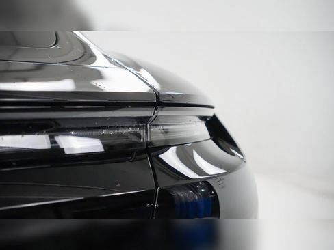 Certified 2025 Porsche Taycan image 11