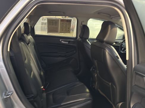 Used 2022 Ford Edge Titanium image 11