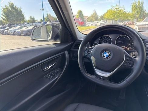 Used 2018 BMW 320i xDrive Sedan AWD/4WD image 19