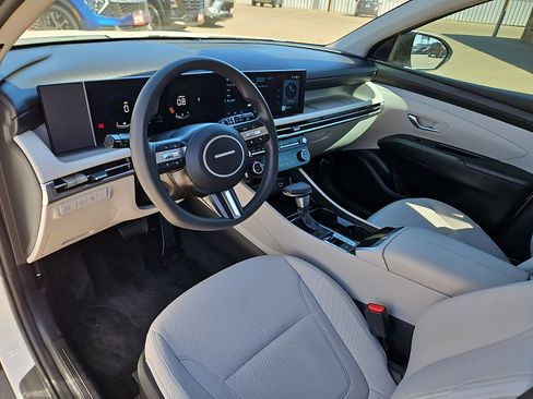 Used 2025 Hyundai Tucson SEL image 11