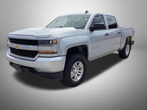 Used 2018 Chevrolet Silverado 1500 Custom w/ Custom Value Package image 1