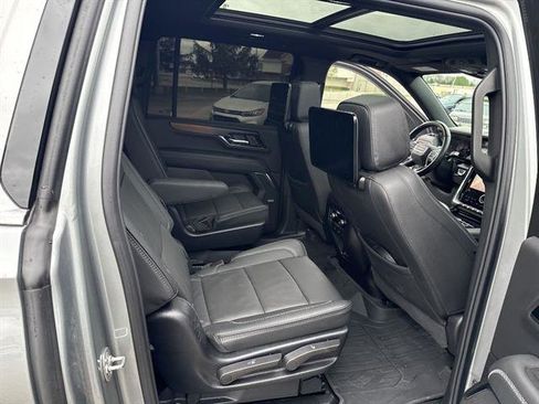 Used 2025 GMC Yukon XL Denali w/ Advanced Technology Package AWD/4WD image 56