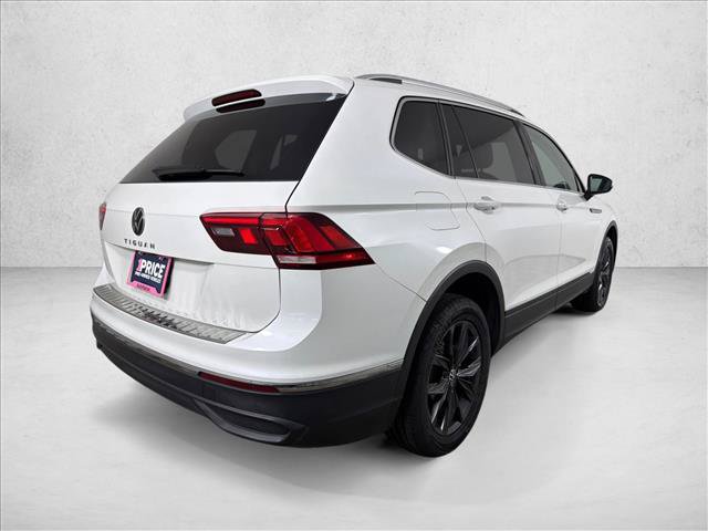 Used 2023 Volkswagen Tiguan SE FWD image 3