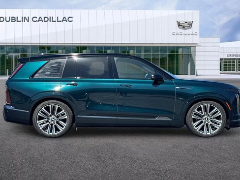 Certified 2026 Cadillac Vistiq Platinum w/ LPO, Floor Liner Package AWD/4WD image 3