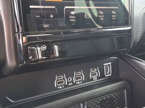 Used 2025 RAM 3500 Limited image 16