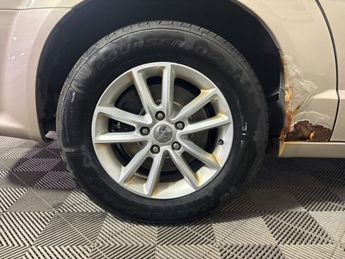 Used 2015 Dodge Grand Caravan SXT w/ UConnect Hands-Free Group image 41