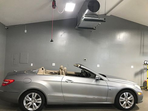 Used 2012 Mercedes-Benz E 350 Cabriolet image 3