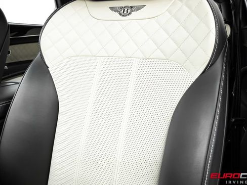 Used 2018 Bentley Bentayga AWD/4WD image 41