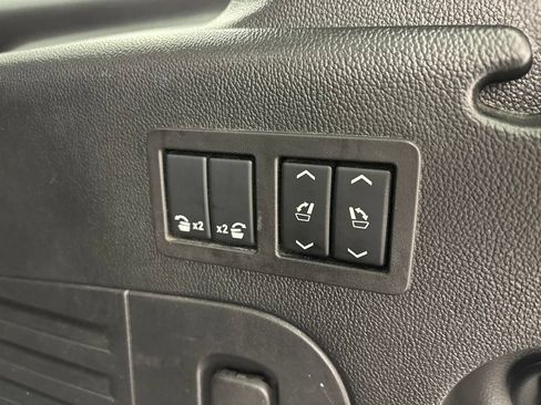 Used 2018 GMC Yukon XL SLT AWD/4WD image 50