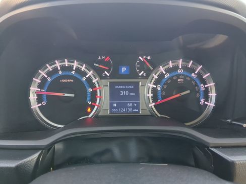 Used 2018 Toyota 4Runner Limited image 33