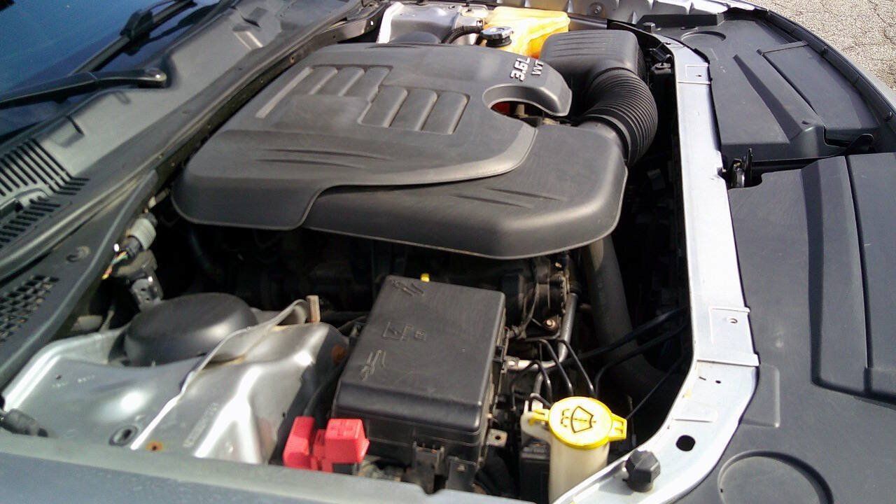 Used 2015 Dodge Challenger SXT Plus RWD image 39