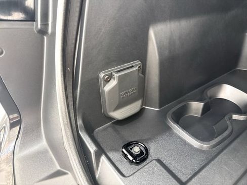 Used 2026 Chevrolet Silverado EV LT AWD/4WD image 10