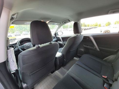 Used 2016 Toyota RAV4 LE AWD/4WD image 16