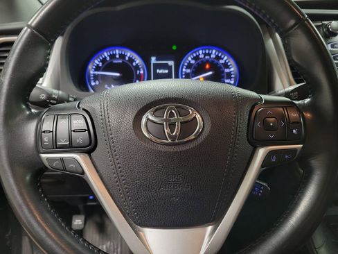 Used 2017 Toyota Highlander XLE AWD/4WD image 18