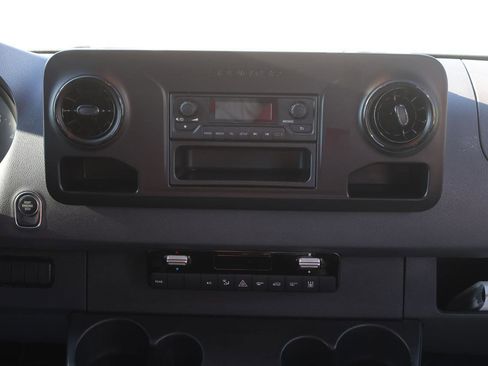 Used 2019 Mercedes-Benz Sprinter 2500 image 23